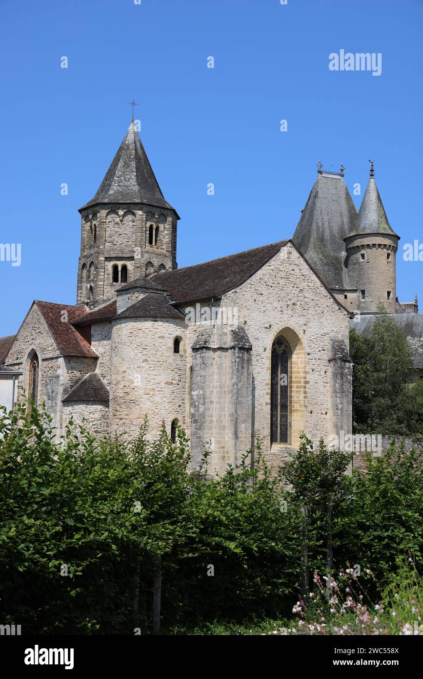Château de Jumilhac (13e-18e siècle), château fort rénové à la Renaissance, en Périgord Vert. Histoire, voyage dans le passé, architectur Banque D'Images Château de Jumilhac (13e-18e siècle), château fort rénové à la Renaissance, en Périgord Vert. Histoire, voyage dans le passé, architectur Banque D'Images