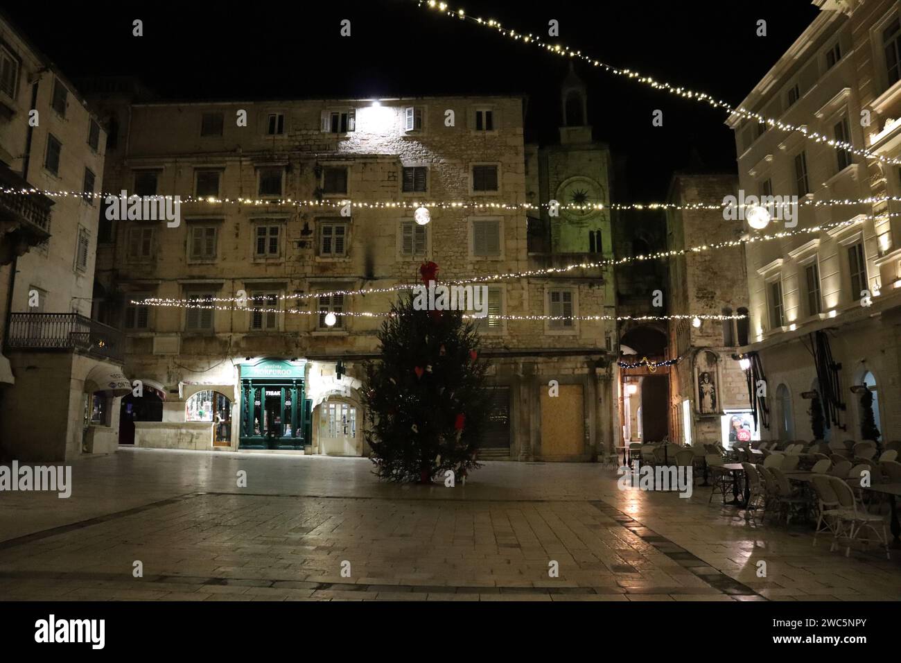La nuit dans le Januar à Split. Banque D'Images