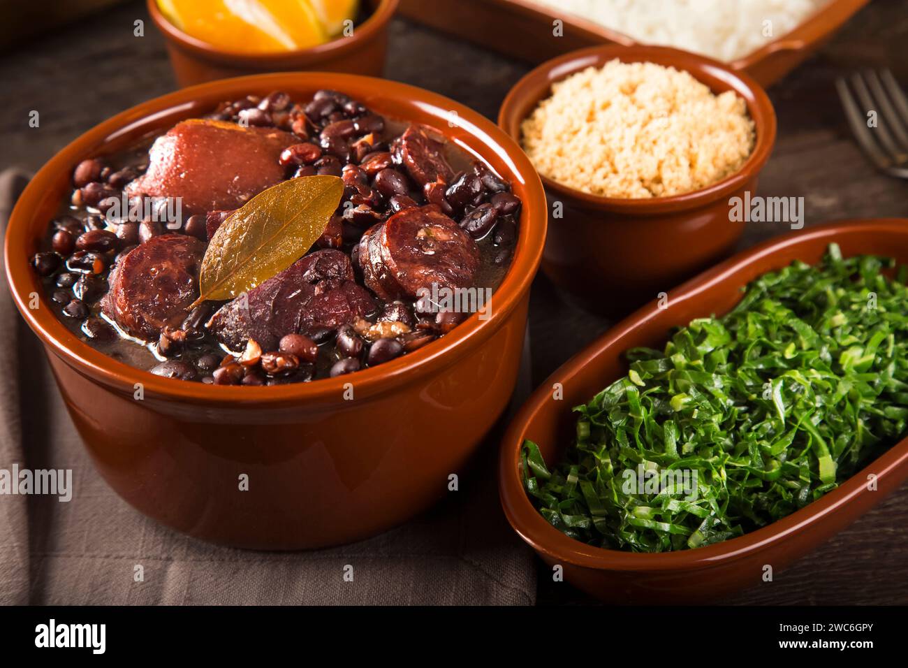Feijoada, une cuisine typiquement brésilienne. Banque D'Images