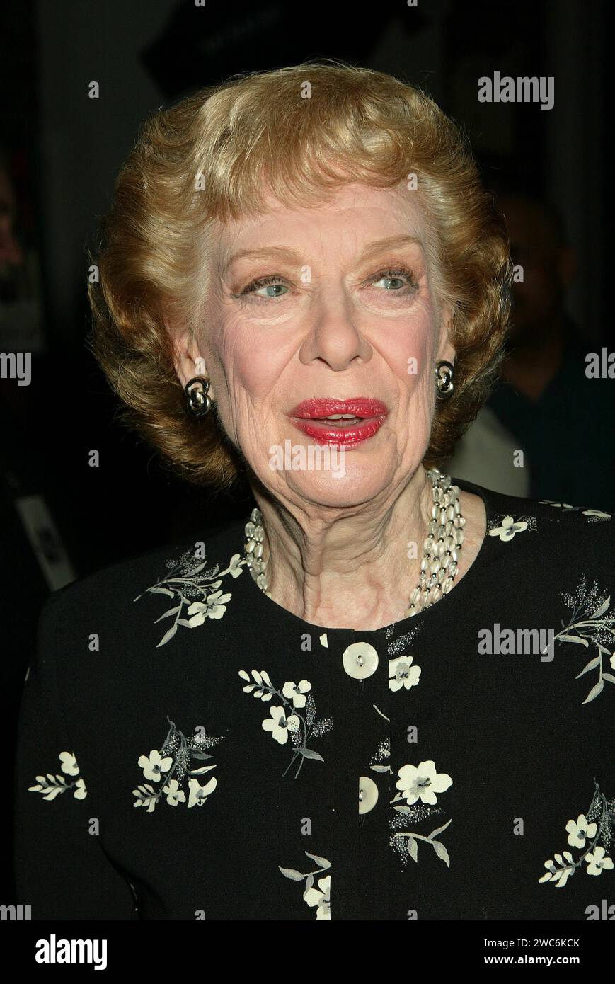 **PHOTO DE FICHIER** Joyce Randolph est décédée. NEW YORK, NY- SEP 22 : Joyce Randolph assiste à l'after party pour le concert Actorss' Fund of Chess, tenu à John's Pizzeria le 22 septembre 2003, à New York. Crédit : Joseph Marzullo/MediaPunch Banque D'Images