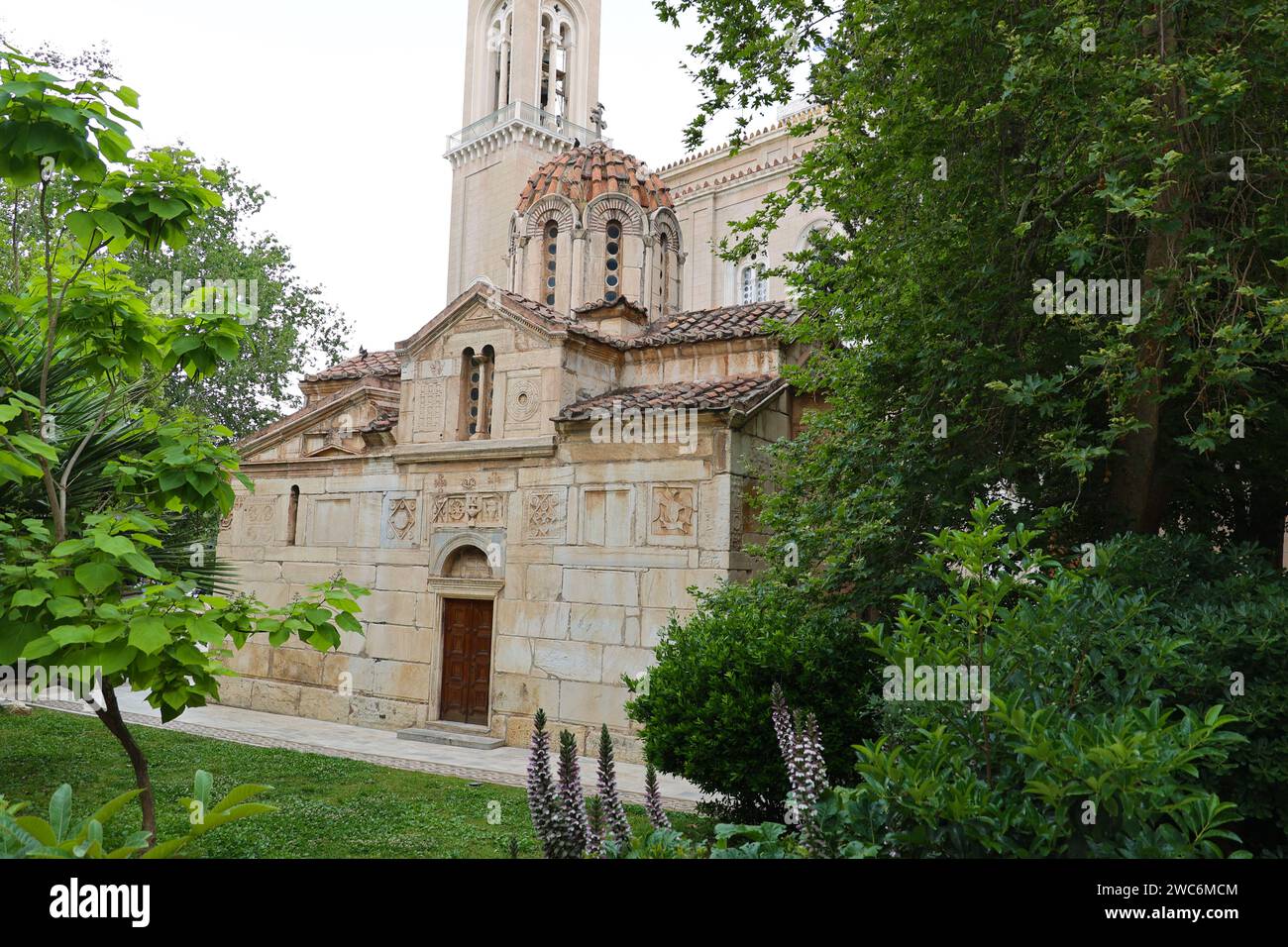 Église Sainte de la Vierge Marie Gorgoepikoos et vieille ville de Saint Eleutherius de Plaka-Athènes Banque D'Images