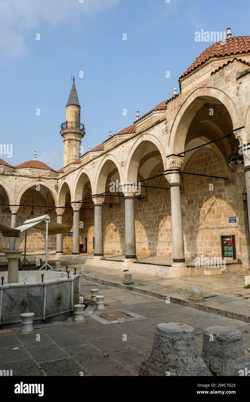 L'histoire de la Grande Mosquée (tr. Ulu Cami) est une illustration parfaite de l'histoire turbulente de la ville, où de nombreuses cultures et religions i Banque D'Images