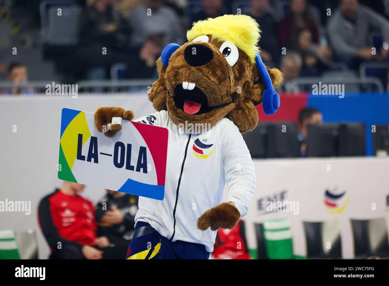 Mannheim, Deutschland. 14 janvier 2024. 2024.01.14 SAP Arena Mannheim, dimanche 14 janvier 2024 TOUR PRÉLIMINAIRE – GROUPE B Roumanie - Espagne v.l., Maskottchen Hannibal macht Stimmung crédit : dpa/Alamy Live News Banque D'Images