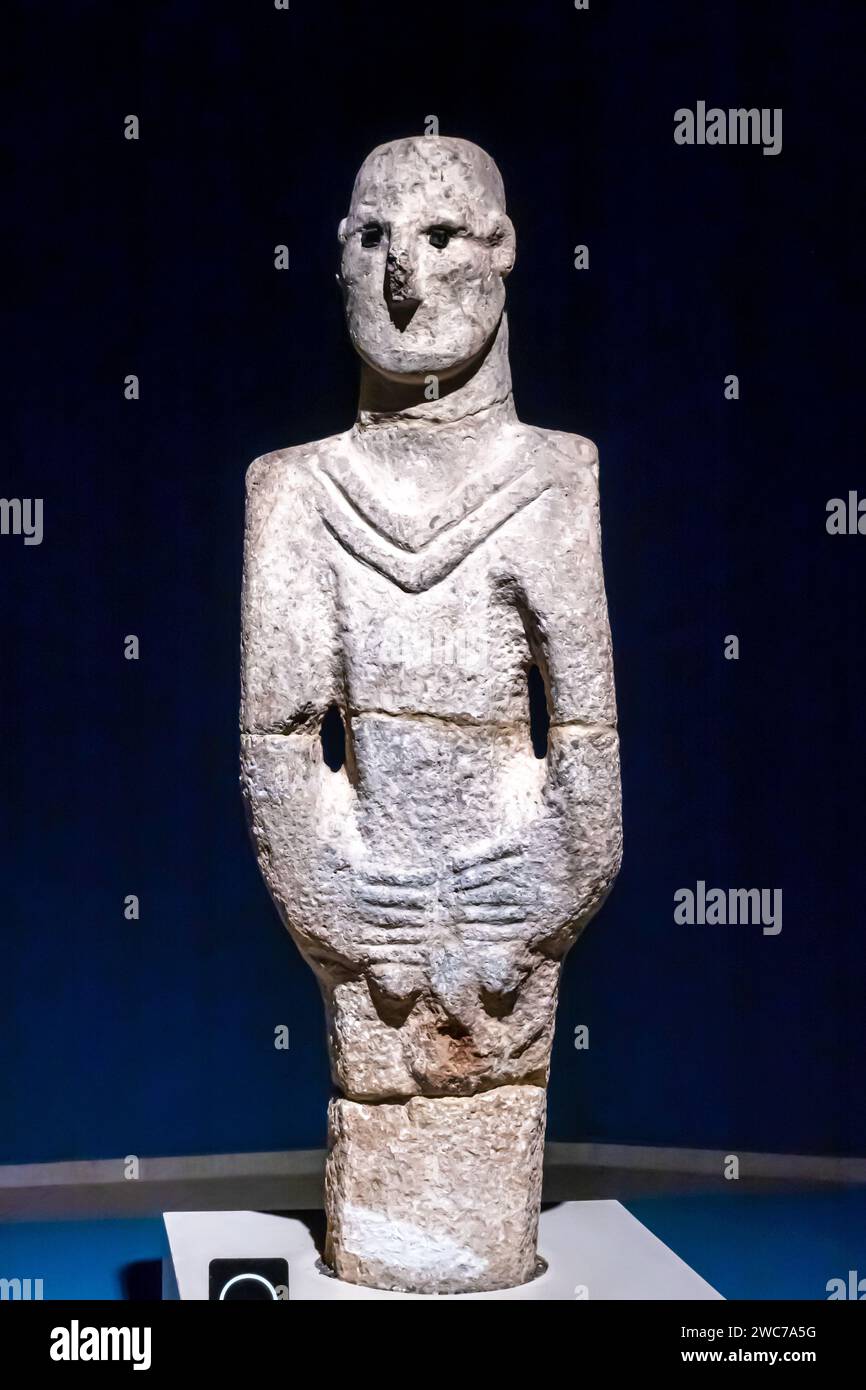 Balıklıgöl homme Urfa, statue de б Balıklıgöl, une ancienne statue de forme humaine près Urfa, matériau : grès, c. 9000 BC taille : 1,80 mètres Banque D'Images
