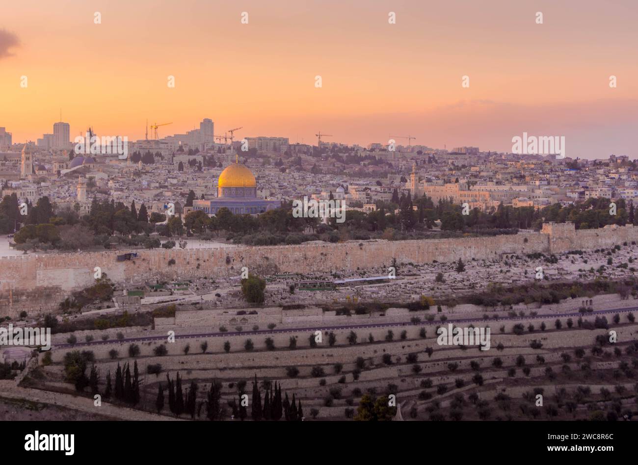 La vue panoramique panoramique sur le temple musulman Dôme de Rock et la mosquée Al-Aqsa, les sanctuaires musulmans, sur le Mont du Temple dans la vieille ville de Jérusalem Banque D'Images