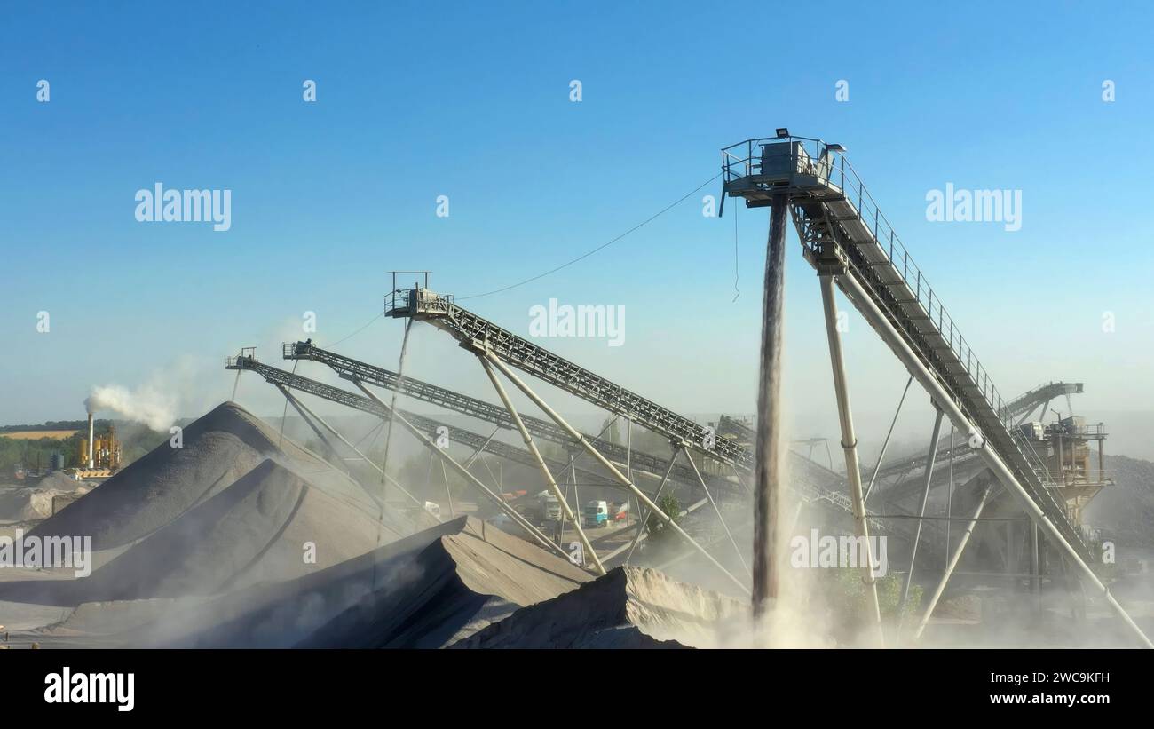 Extraction de granite. Mine coulée ouverte. Exploitation de carrières de pierres. Carrière de granit. Banque D'Images