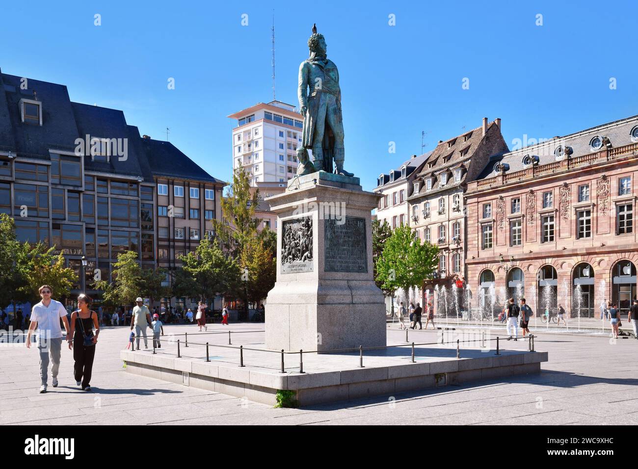 Strasbourg, France - septembre 2023 : statue du général Jean-Baptiste Kléber sur la place Kléber Banque D'Images