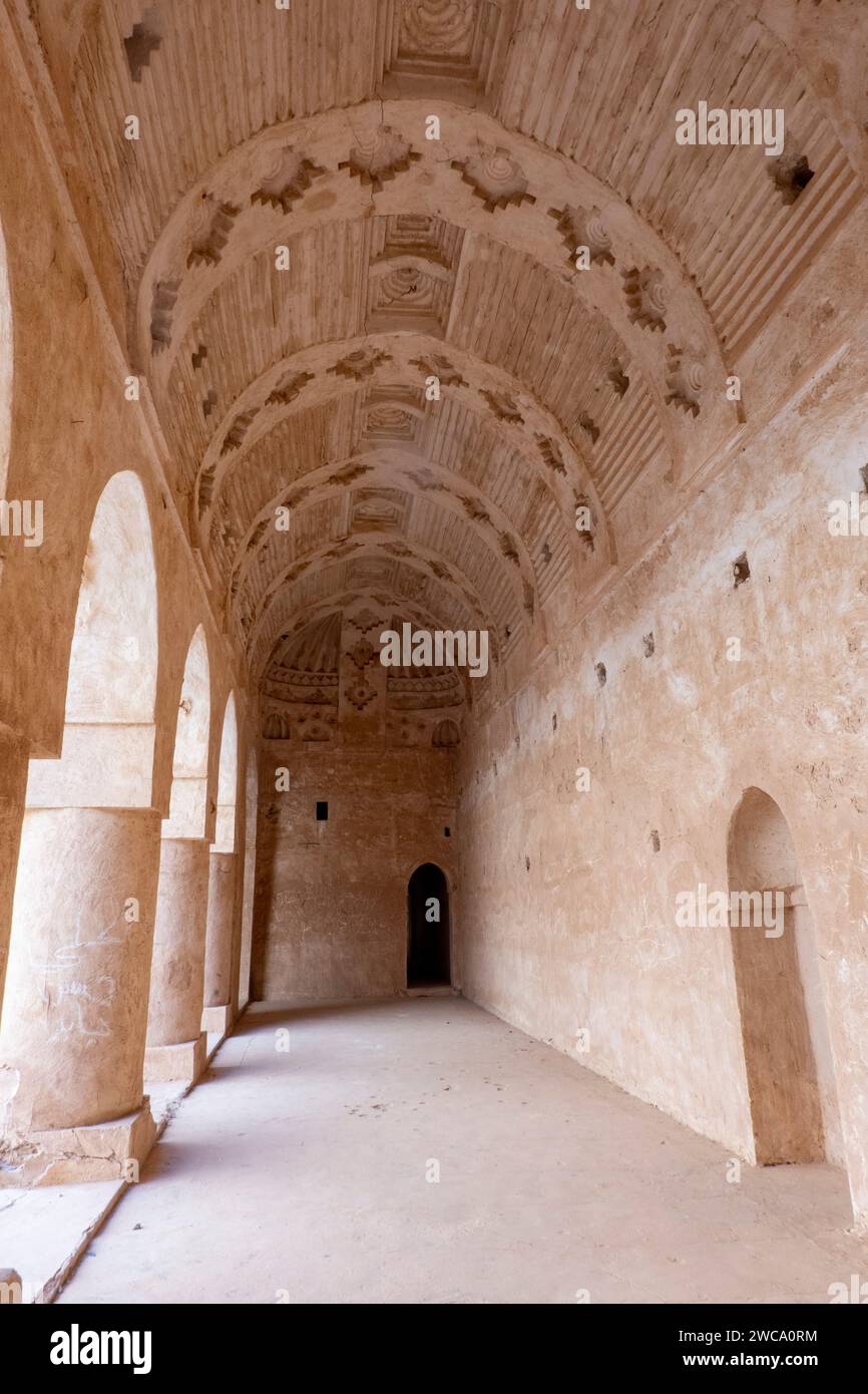 Mur de qibla de la mosquée, forteresse d'al-Ukhaidir ou palais abbasside d'Ukhaider, Irak Banque D'Images