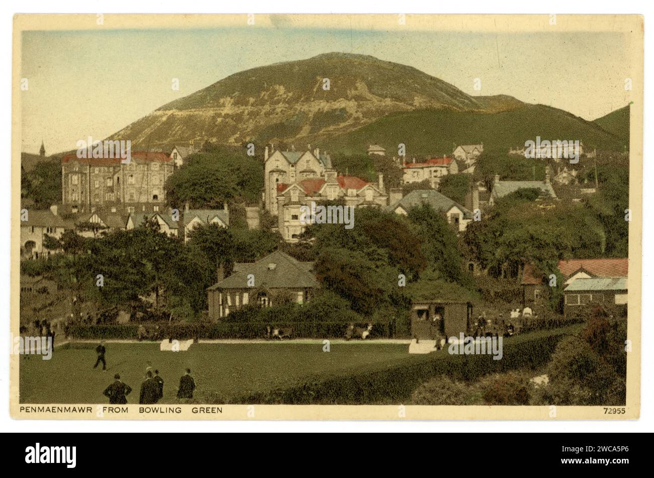Carte postale originale de l'ère édouardienne de Penmaenmawr, du bowling green, côte nord du pays de Galles entre Conwy et Llanfairfechan, comté de Caernarfonshire, c'était une importante ville de carrière. Circa 1905 / 1910. Banque D'Images