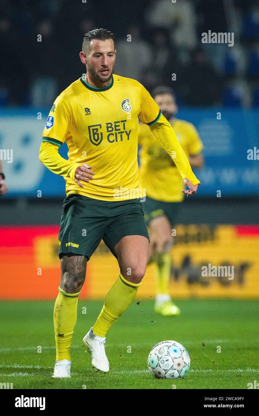 SITTARD, PAYS-BAS - 13 JANVIER : Mitchell Dijks de Fortuna Sittard lors du match d'Eredivisie néerlandaise entre Fortuna Sittard et Sparta Rotterdam au Fortuna Sittard Stadion le 13 janvier 2024 à Sittard, pays-Bas. (Photo par Orange Pictures) Banque D'Images