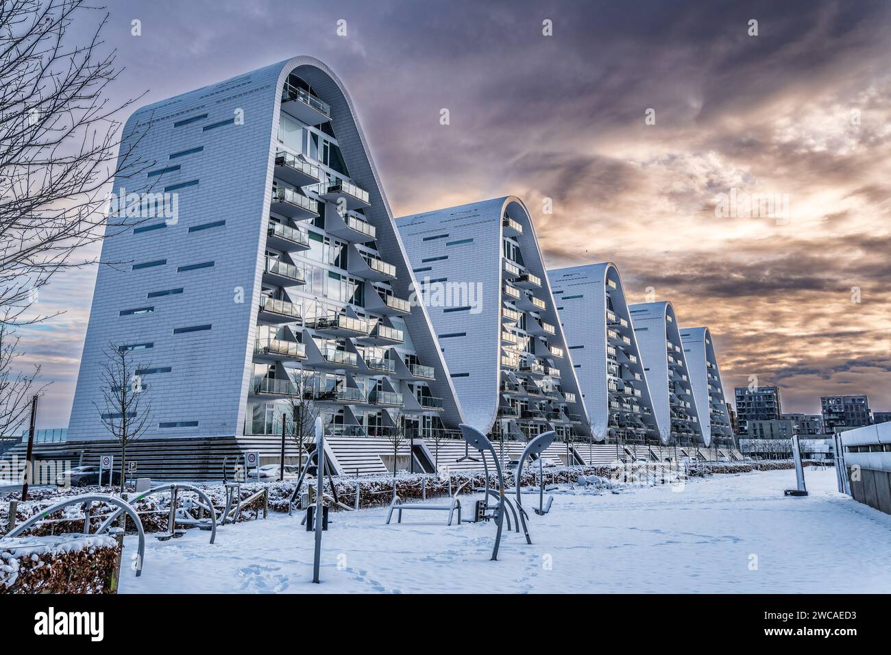 Les appartements résidentiels Wave dans le fjord à Vejle, Danemark Banque D'Images