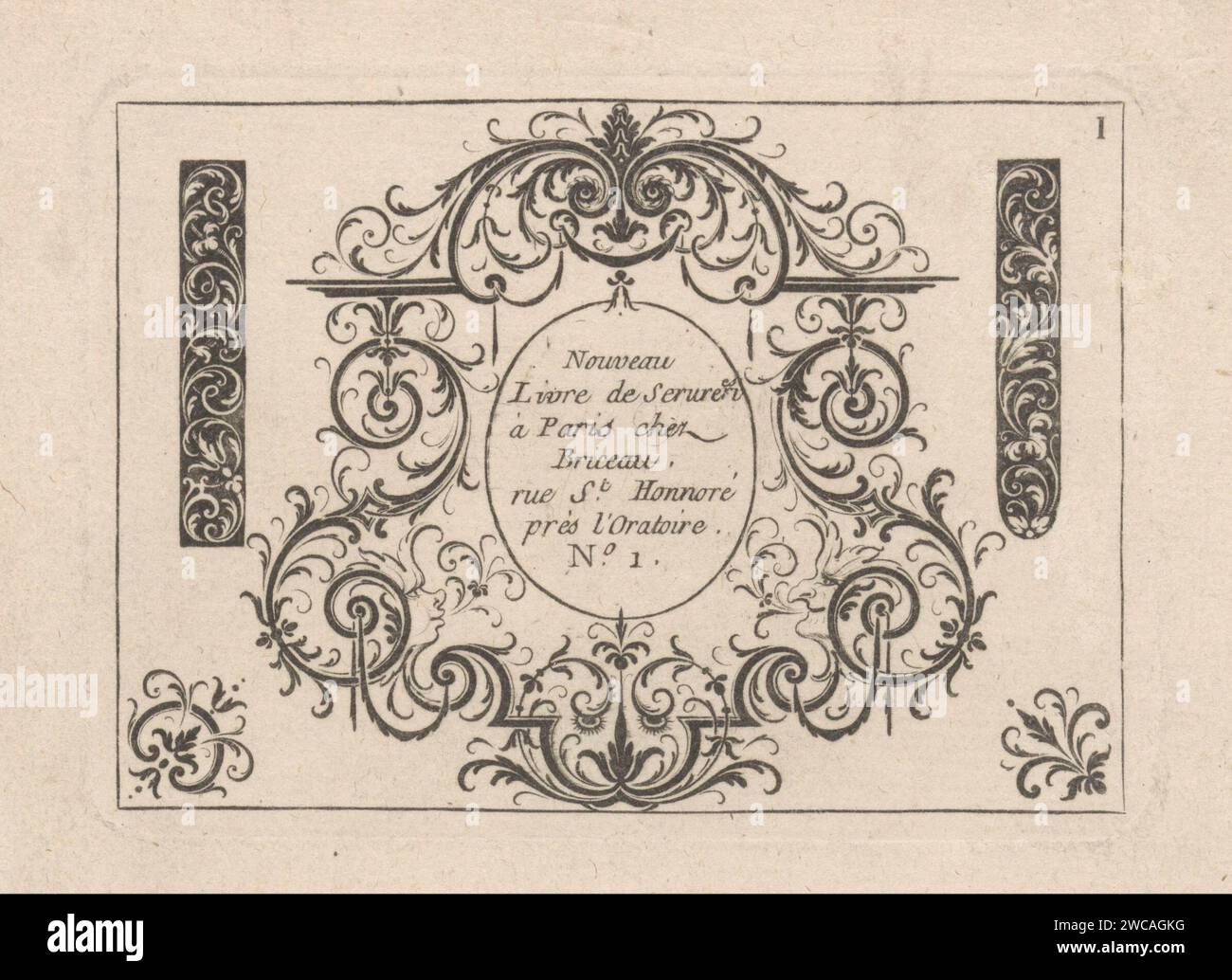 Médaillon et tresse avec des visages, anonyme, dans ou après 1709 imprimer au milieu un médaillon ovale avec le titre de la série, entouré de travail de tresse avec gauche et droite sous les visages. Ornement gravure papier Paris  médaillon. entrelacement  ornement. face Banque D'Images
