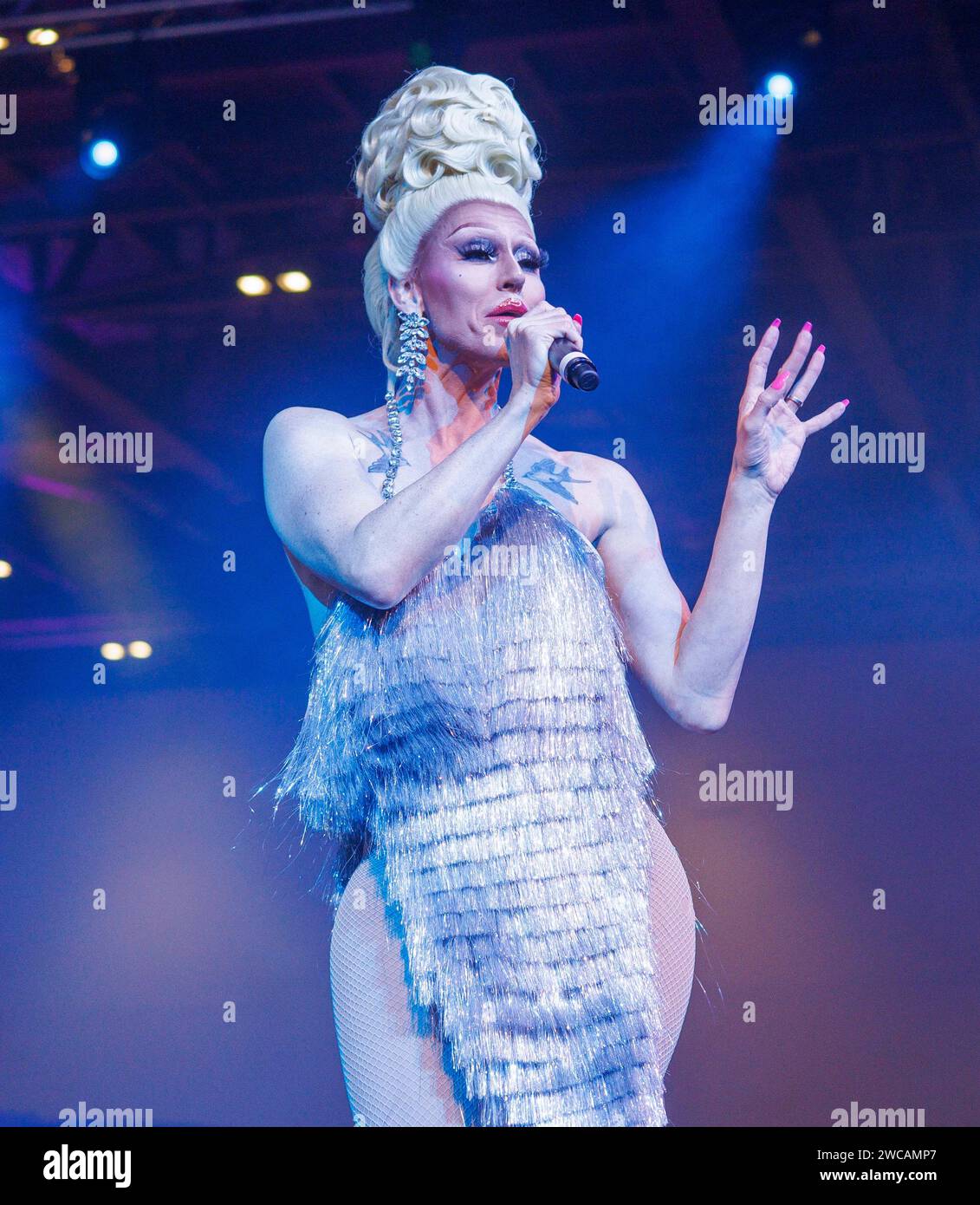 RuPaul DragCon série 5-Drag Queens se produisent à l'After Party à l'Excel Centre Banque D'Images