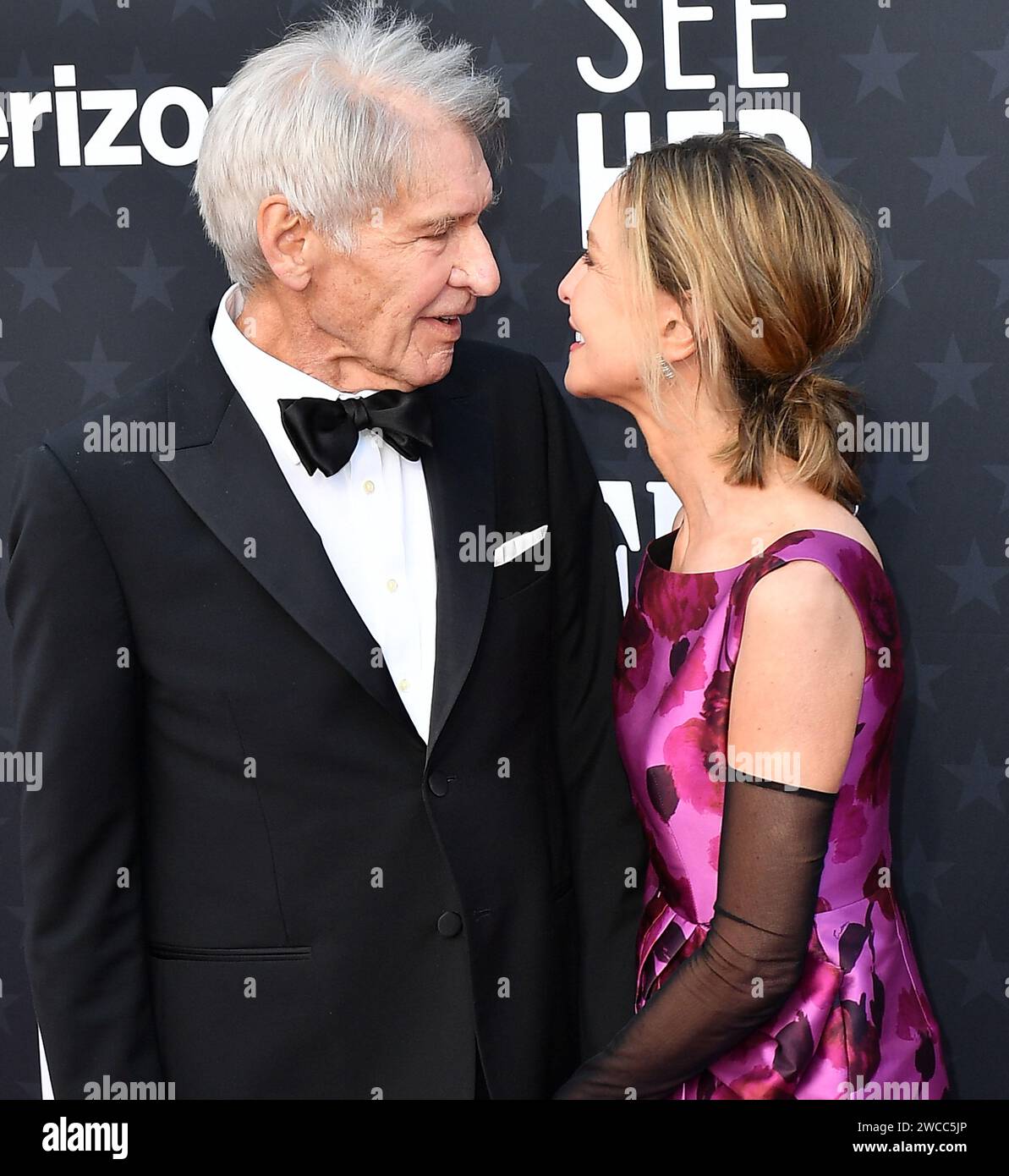 Santa Monica, Californie. 14 janvier 2024, Santa Monica, USA. 15 janvier 2024. Harrison Ford, Calista Flockhart assistent à la 29e cérémonie annuelle des Critics Choice Awards au Barker Hangar le 14 janvier 2024 à Santa Monica, en Californie. Photo : C Flanigan/imageSPACE crédit : Imagespace/Alamy Live News Banque D'Images