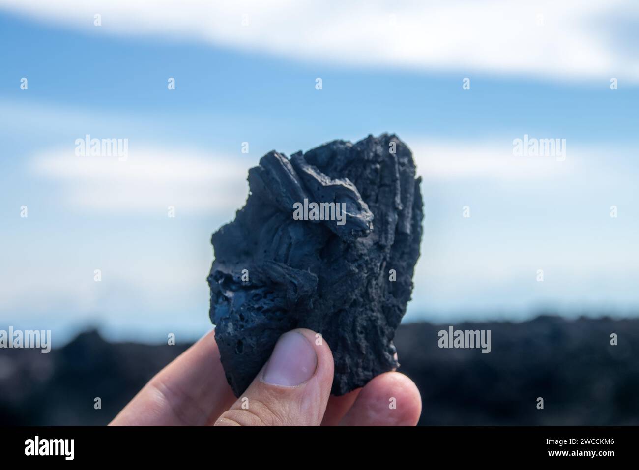 Une variété de formes de lave solidifiée au basalte (clinker, bloc-lave): hawaïen est le type principal de lave (aa-lave) qui a éclaté de la roche liquide du manteau (magma). V Banque D'Images