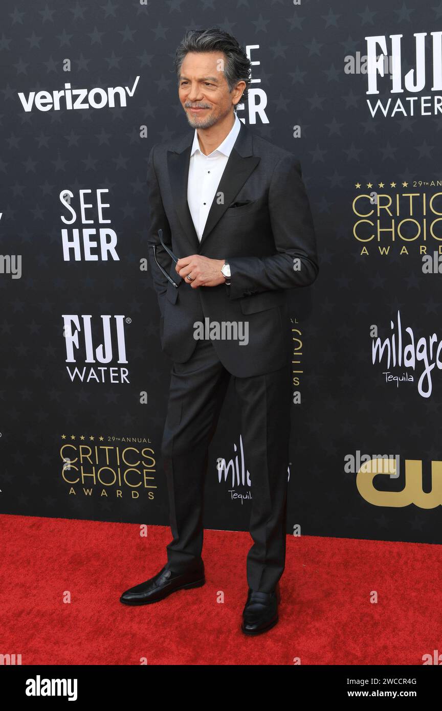 Benjamin Bratt BEI der Verleihung der 29. Critics Choice Awards im Barker Hangar. Santa Monica, 14.01.2024 *** Benjamin Bratt aux Critics Choice Awards 29 au Barker Hangar Santa Monica, 14 01 2024 Foto:XJ.xBlocx/xFuturexImagex Critics Choice 4106 Banque D'Images