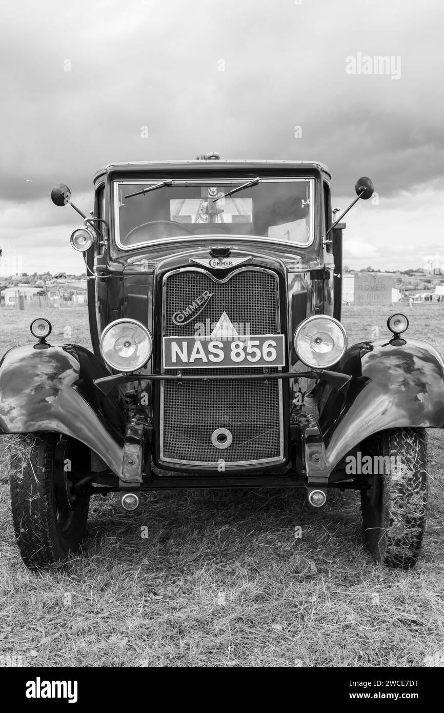 Low Ham.Somerset.United Kingdom.July 23rd 2023.Un camion de panne Commer restauré de 1932 est exposé au Somerset Steam and Country show Banque D'Images