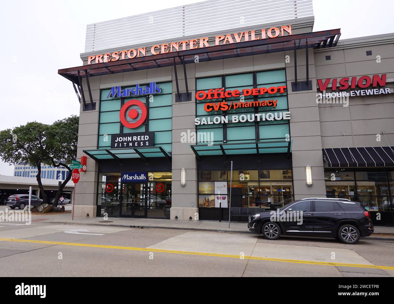 Magasins au Preston Center Pavilion à Dallas Texas - novembre 2023 Banque D'Images
