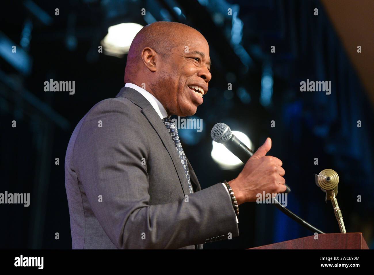 Le maire Eric Adams prononce une allocution à la National Organization of Black Law Enforcement Executives (NOBLE), chapitre de New York, « honorer l’héritage de Banque D'Images