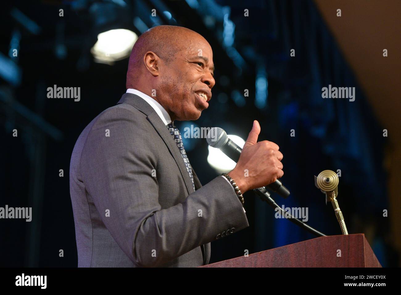 Le maire Eric Adams prononce une allocution à la National Organization of Black Law Enforcement Executives (NOBLE), chapitre de New York, « honorer l’héritage de Banque D'Images