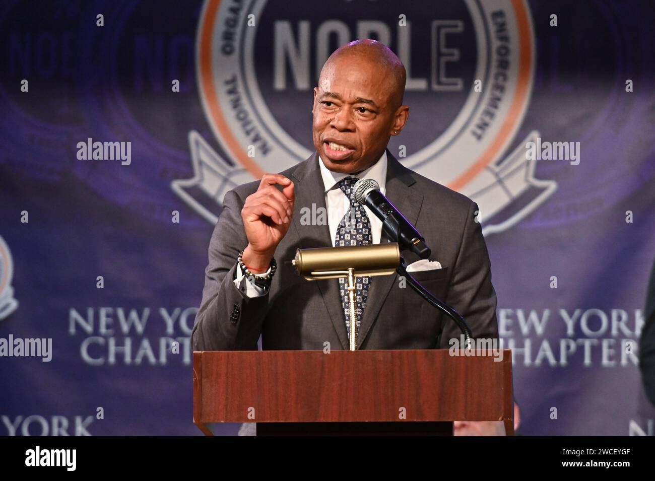 Le maire Eric Adams prononce une allocution à la National Organization of Black Law Enforcement Executives (NOBLE), chapitre de New York, « honorer l’héritage de Banque D'Images