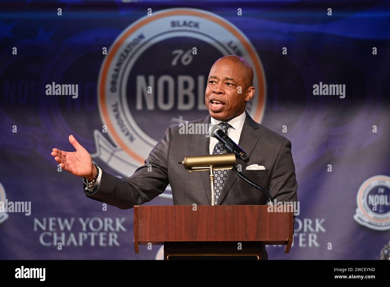 Le maire Eric Adams prononce une allocution à la National Organization of Black Law Enforcement Executives (NOBLE), chapitre de New York, « honorer l’héritage de Banque D'Images