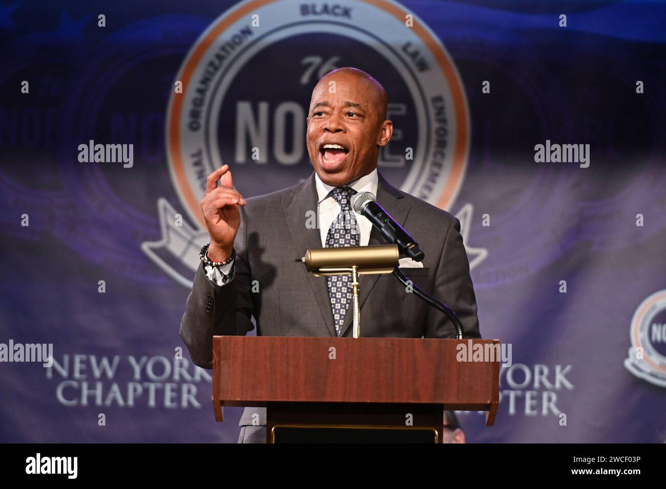 Le maire Eric Adams prononce une allocution à la National Organization of Black Law Enforcement Executives (NOBLE), chapitre de New York, « honorer l’héritage de Banque D'Images
