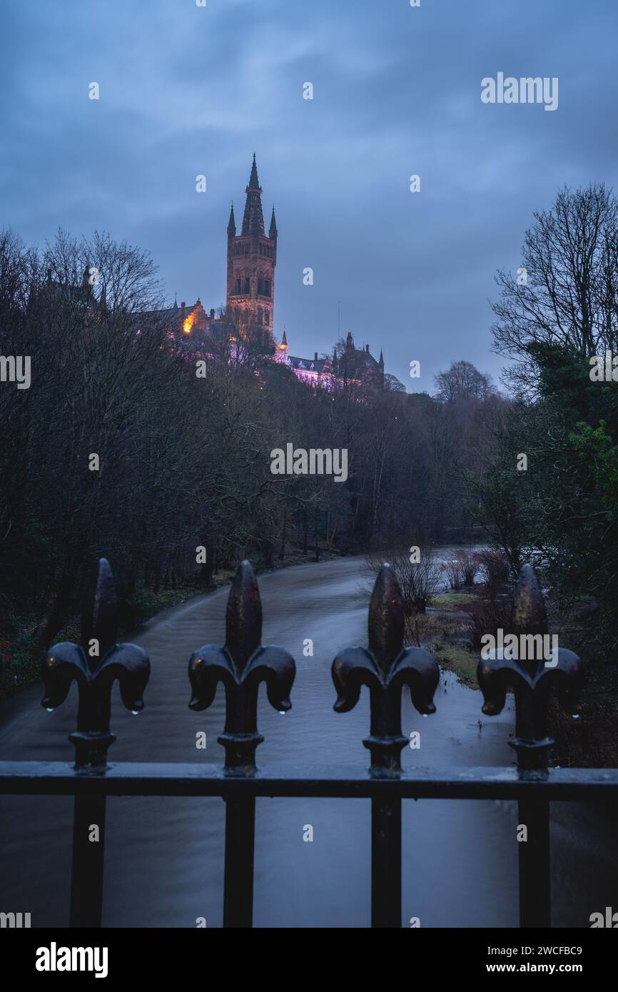 Université de Glasgow de nuit. Janvier 2 2024. Glasgow Écosse. Banque D'Images
