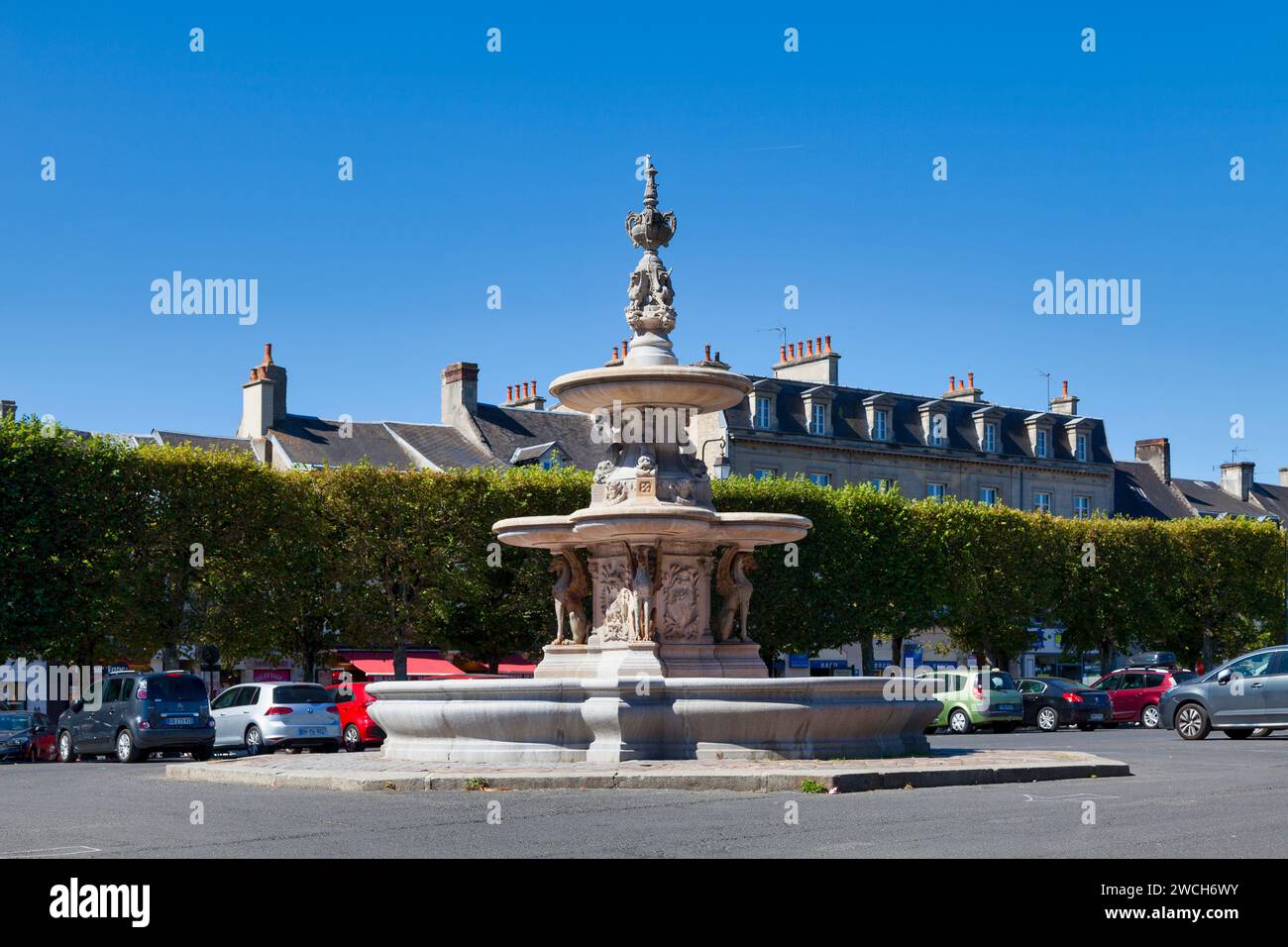 Bayeux, France - août 06 2020 : la fontaine Moutier située place Saint-Patrice est inaugurée en 1888. Banque D'Images