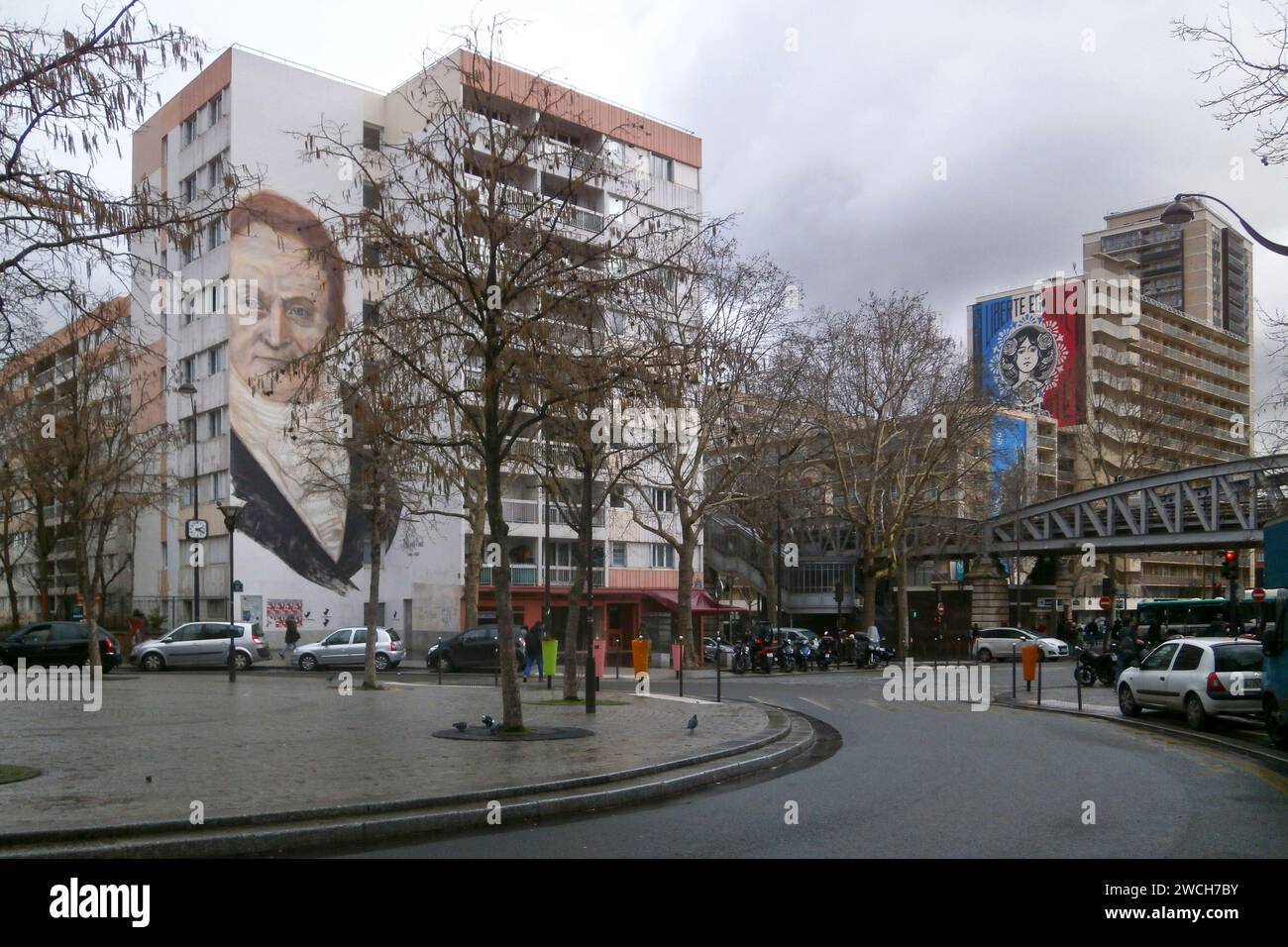 Paris, France - 02 février 2018 : série de trois peintures murales, situées sur la place Pinel et le boulevard Vincent Auriol, près du métro national en 13t Banque D'Images