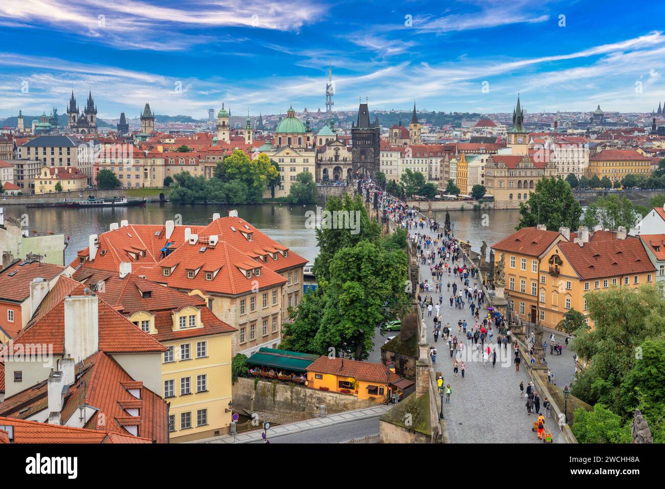 Prague République tchèque, vue panoramique de la ville au pont Charles et à la rivière Vltava, Tchéquie Banque D'Images