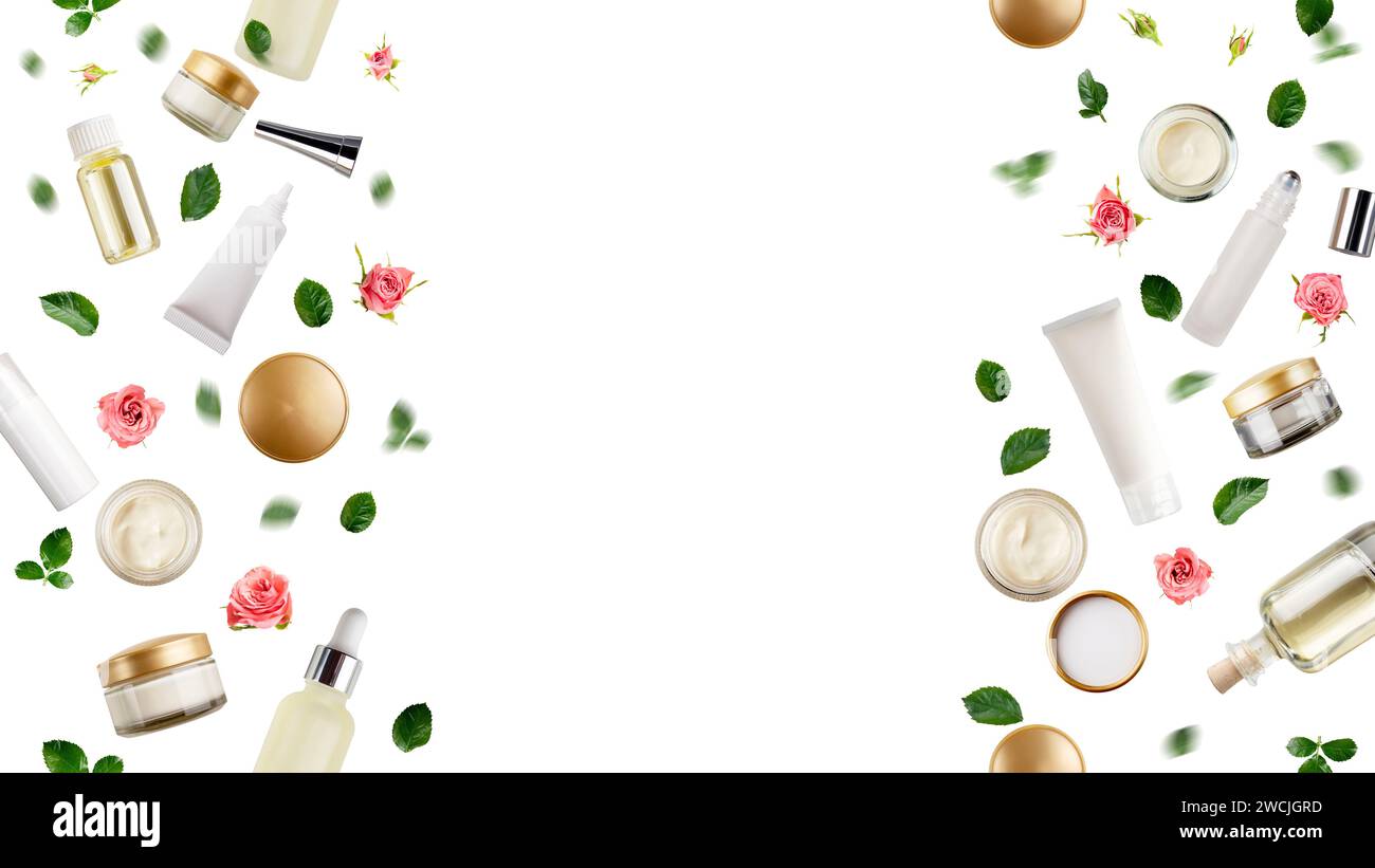 Bouteilles de produits de soins de la peau ou de beauté, fleurs roses et feuilles isolées sur fond blanc verticalement sans couture vue de pose plate avec espace de copie Banque D'Images