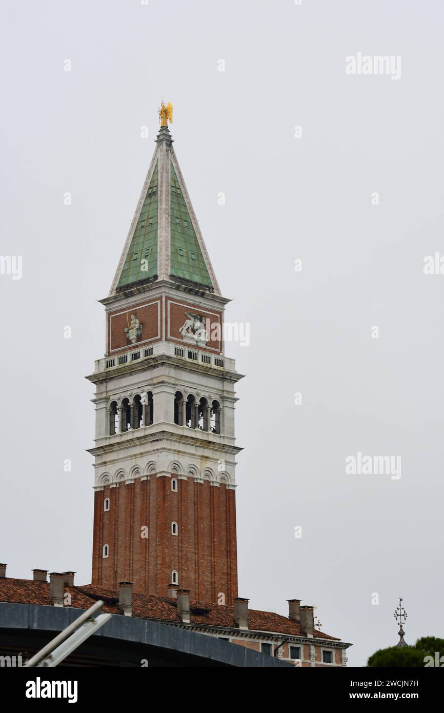 Journée brumeuse et nuageuse à Venise. Banque D'Images