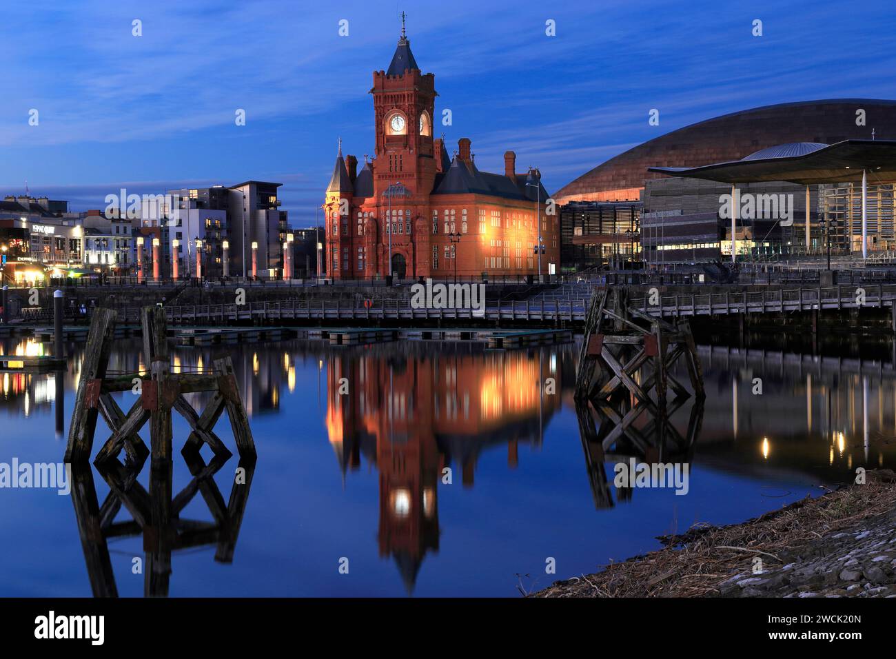 Victorian Pierhead Building at night, la baie de Cardiff, Cardiff, Pays de Galles, Royaume-Uni. Banque D'Images