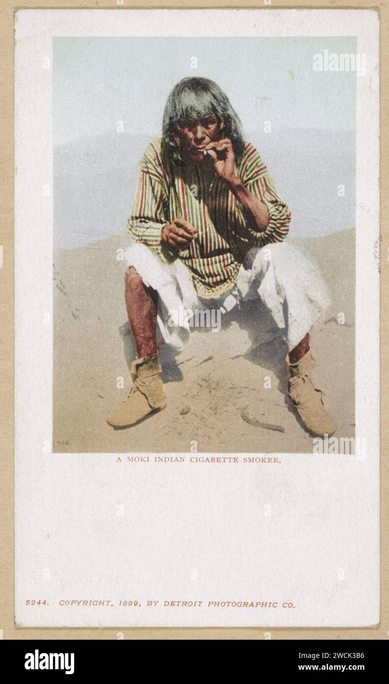 Un fumeur de cigarettes indiennes Moki Banque D'Images