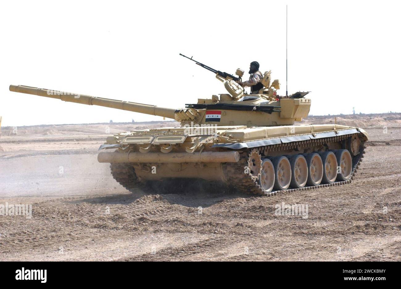 Un char de combat principal T-72 se prépare à tirer 15683. Banque D'Images