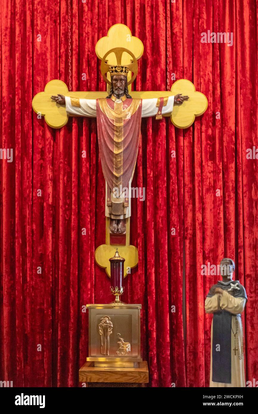 Detroit, Michigan - Une croix avec un Jésus noir à St. Matthew et St. L'église épiscopale de Joseph. Une église épiscopale afro-américaine, St. Matthew's m Banque D'Images