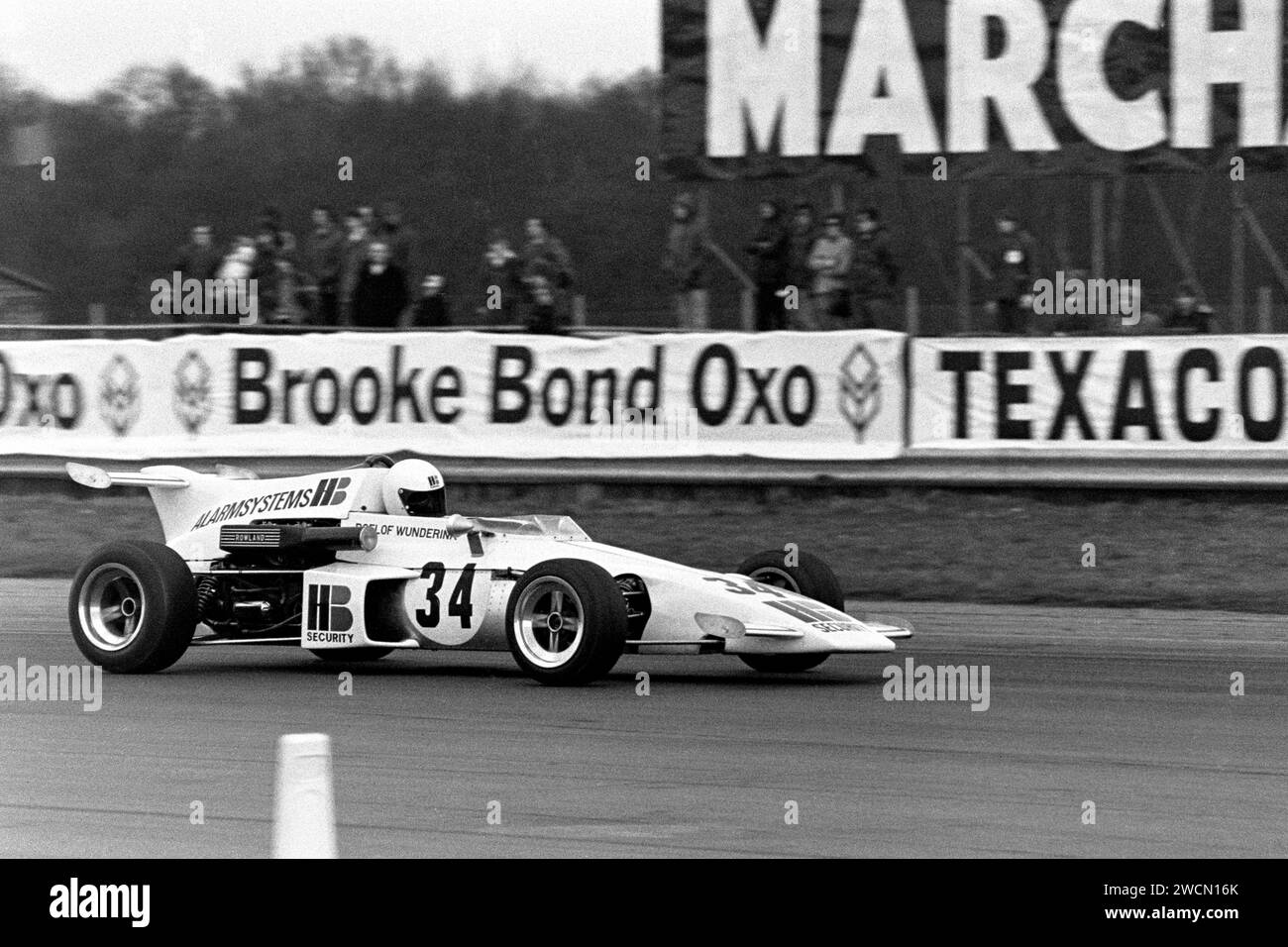 Roelof Wunderink est un ancien pilote de course néerlandais, il a participé à six Grands Prix de Formule 1 pour l'écurie Ensign en 1975 XXV BRDC International Trophy 07-04-1973 (Formule 1 hors championnat de soutien) B.R.S.C.C. John Player British F3 Championship, Rd 1 Championnat de France, Rd 2 Silverstone circuit, Grande-Bretagne Banque D'Images