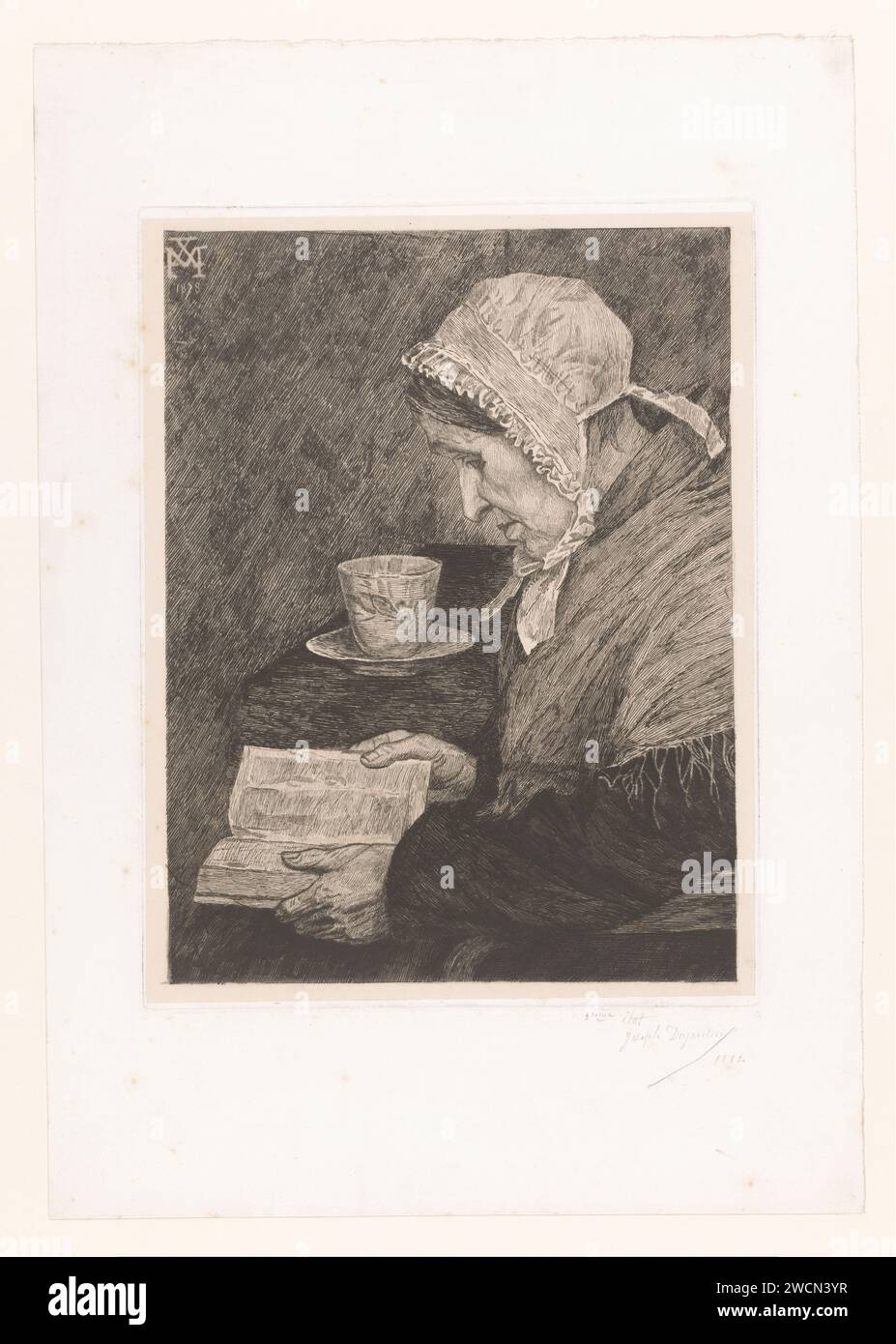 Vieille femme lit dans un livre et sur la table se trouve une tête de thé, Joseph Dujardin, d'après Xavier Mellery, papier imprimé de 1882. gravure vieille femme. lecture. tasse de thé Banque D'Images