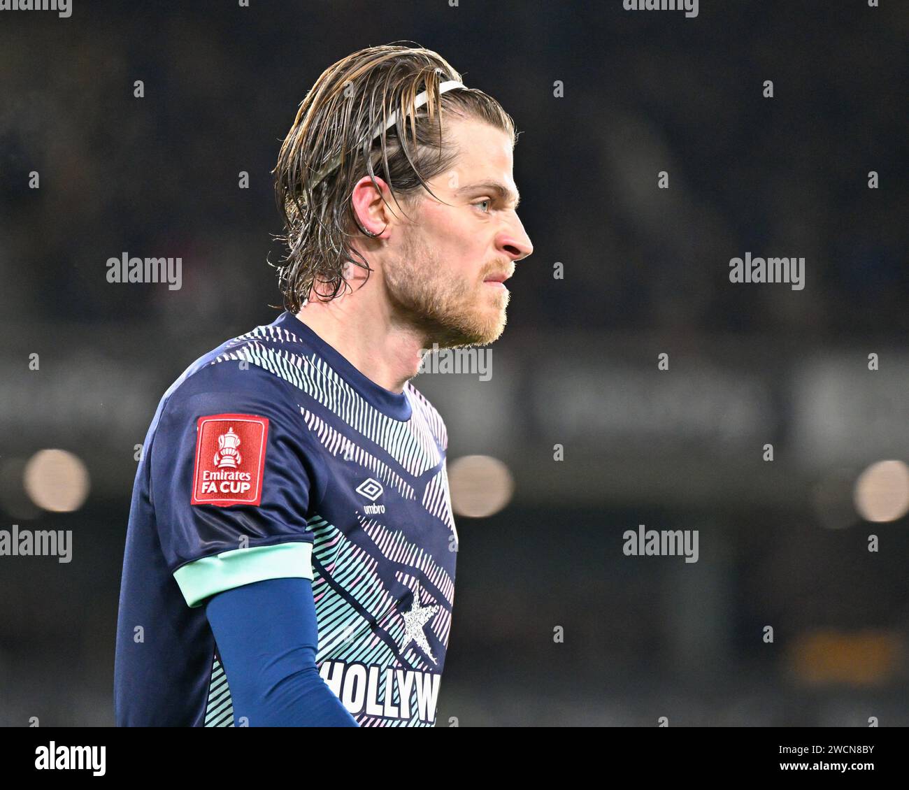 Wolverhampton, Royaume-Uni. 16 janvier 2024. Mathias Jensen de Brentford, lors du match Replay du troisième tour de la FA Cup de l'Emirates Wolverhampton Wanderers vs Brentford à Molineux, Wolverhampton, Royaume-Uni, le 16 janvier 2024 (photo de Cody Froggatt/News Images) crédit : News Images LTD/Alamy Live News Banque D'Images