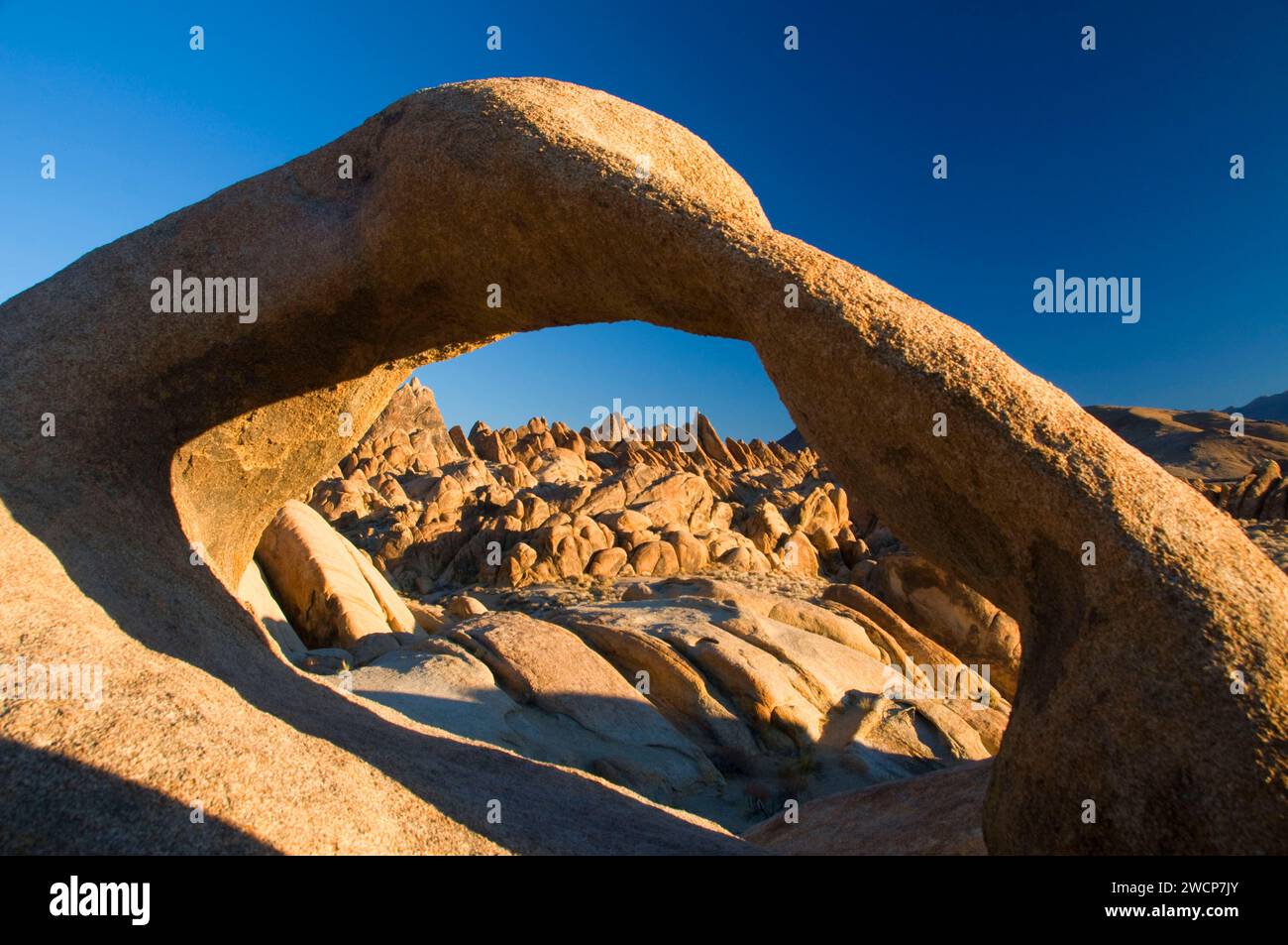 Arche de pierre, Alabama Hills Recreation Area, évêque District Bureau de la gestion des terres, en Californie Banque D'Images