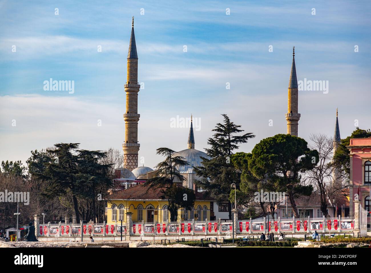 Edirne, Turkiye - 14 janvier 2024 : la mosquée UC Serefeli est une mosquée ottomane du 15e siècle située à Edirne, en Turquie. Banque D'Images