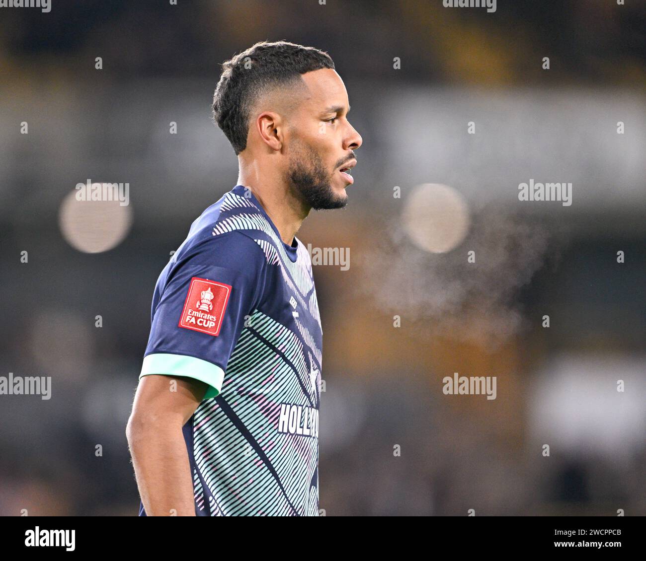 Wolverhampton, Royaume-Uni. 16 janvier 2024. Shandon Baptiste de Brentford, lors du match de Replay du troisième tour de la FA Cup de l'Emirates Wolverhampton Wanderers vs Brentford à Molineux, Wolverhampton, Royaume-Uni, le 16 janvier 2024 (photo de Cody Froggatt/News Images) crédit : News Images LTD/Alamy Live News Banque D'Images