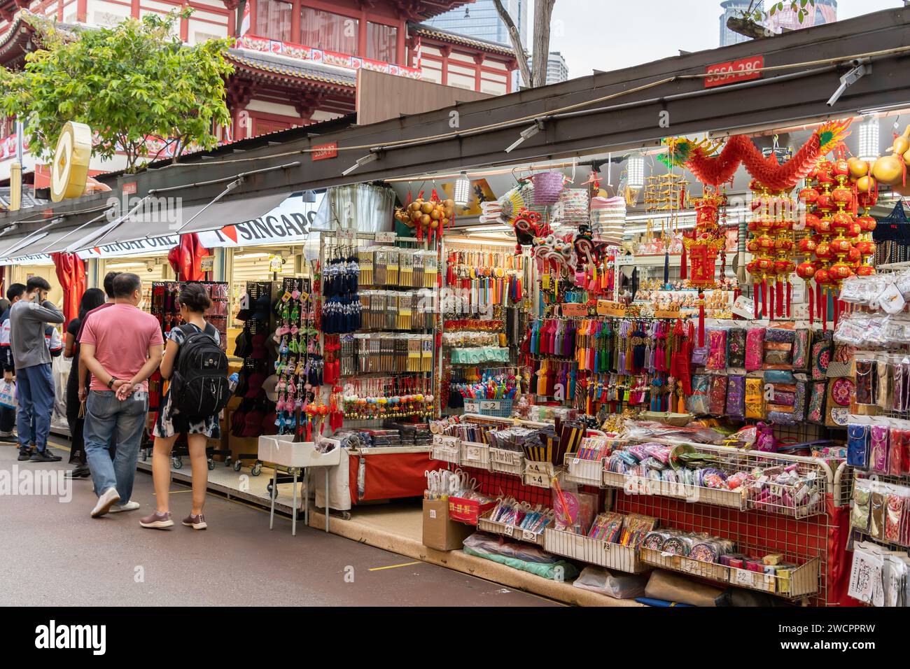Singapour - décembre 24,2023 : vue panoramique sur Chinatown Singapour, les gens peuvent voir explorer et faire du shopping autour de lui. Banque D'Images