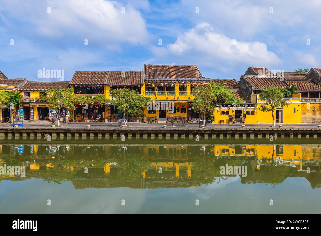 Paysage de la rive de la ville antique de Hoi an, un site du patrimoine de l'unesco au Vietnam Banque D'Images