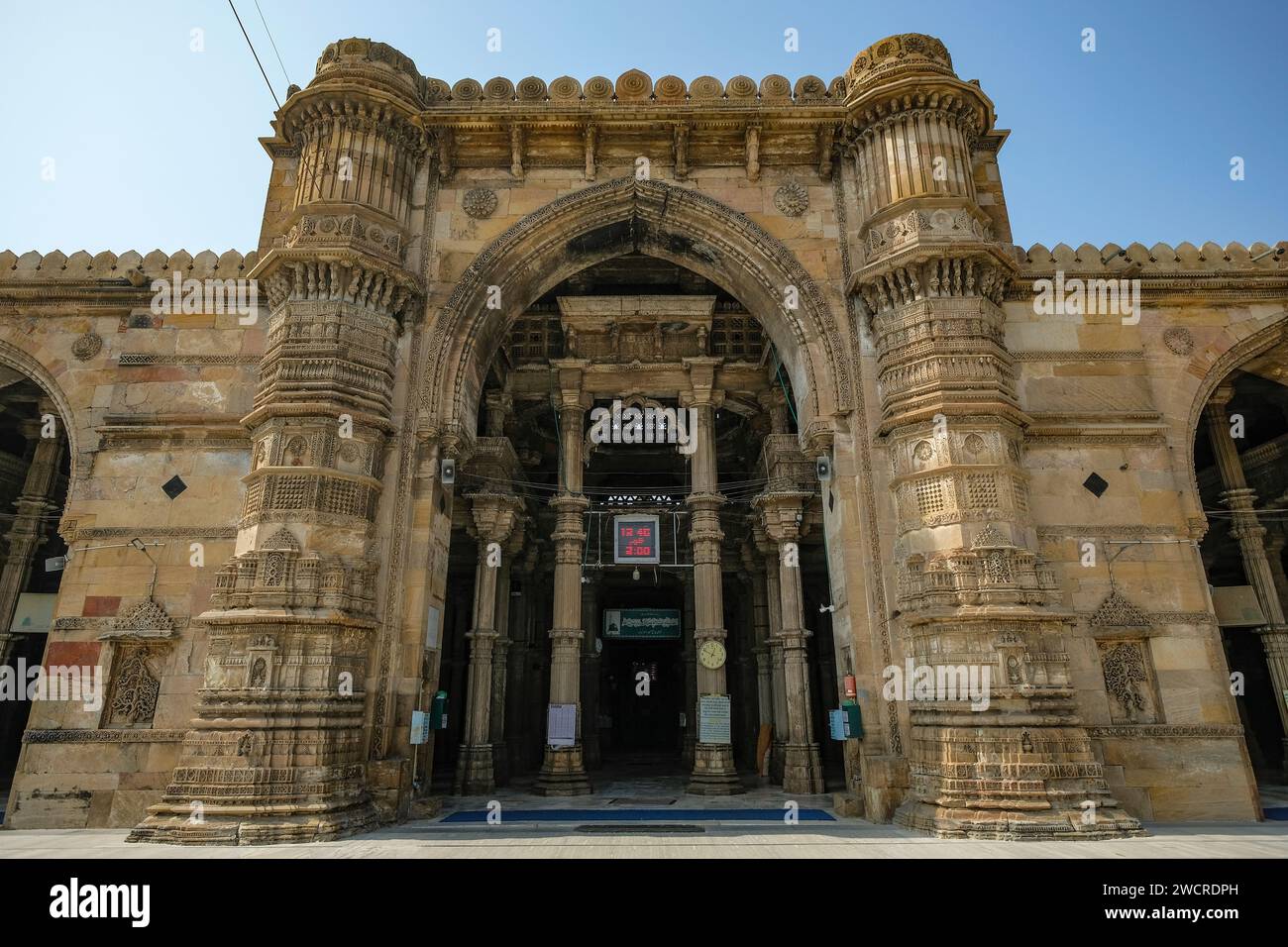 Ahmedabad, Inde - 11 janvier 2024 : JAMA Masjid à Ahmedabad, Gujarat, Inde. Banque D'Images