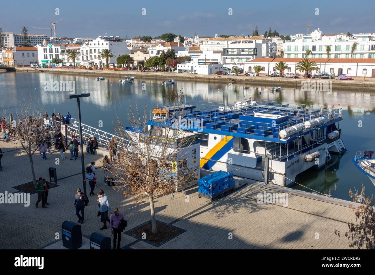 Les Ferries amarrés à Tavira à la rivière Gilao dans le Centre de Tavira, l'Alagrave, Portugal. Tavira 30 décembre 2023 Banque D'Images