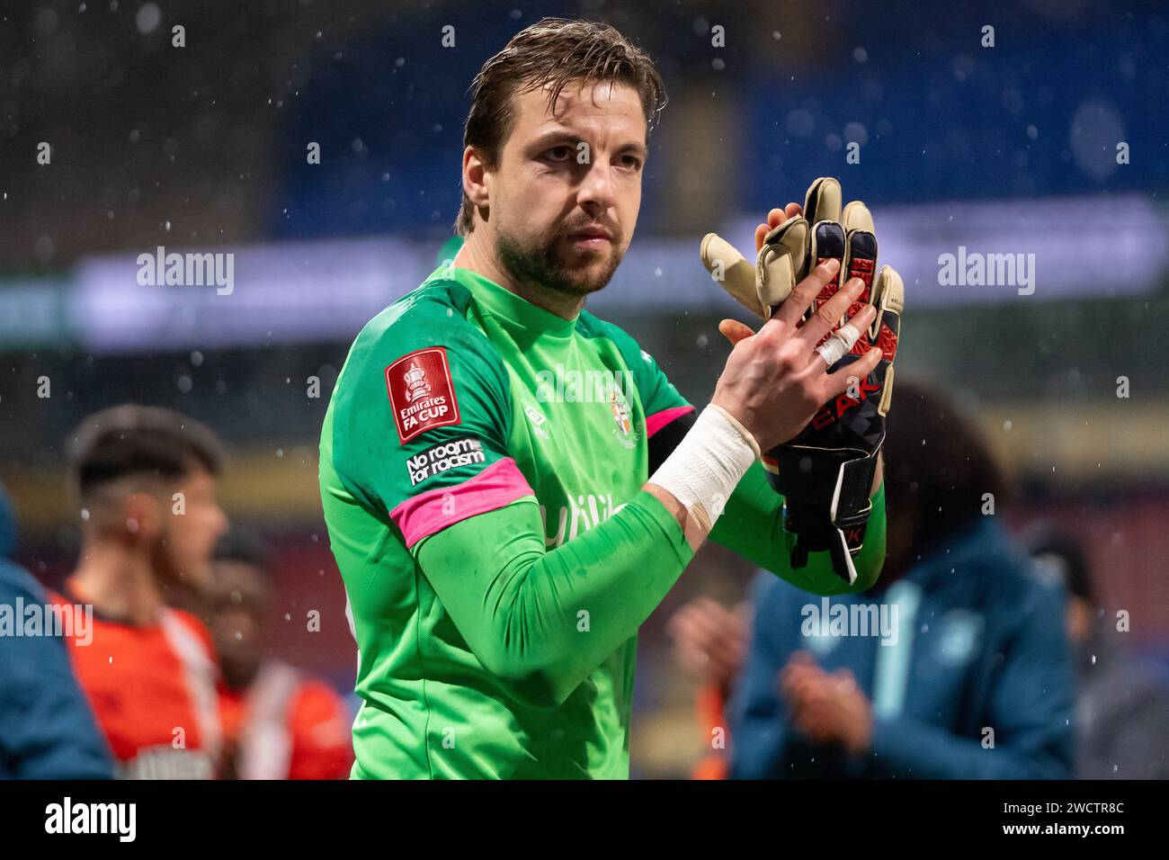 Le gardien de but de Luton Town Tim Krul (23) après le match de replay du 3e tour de Bolton Wanderers FC vs Luton Town FC Emirates FA Cup au Toughsheet Community Stadium, Bolton, Royaume-Uni, le 16 janvier 2024 Credit : Every second Media/Alamy Live News Banque D'Images