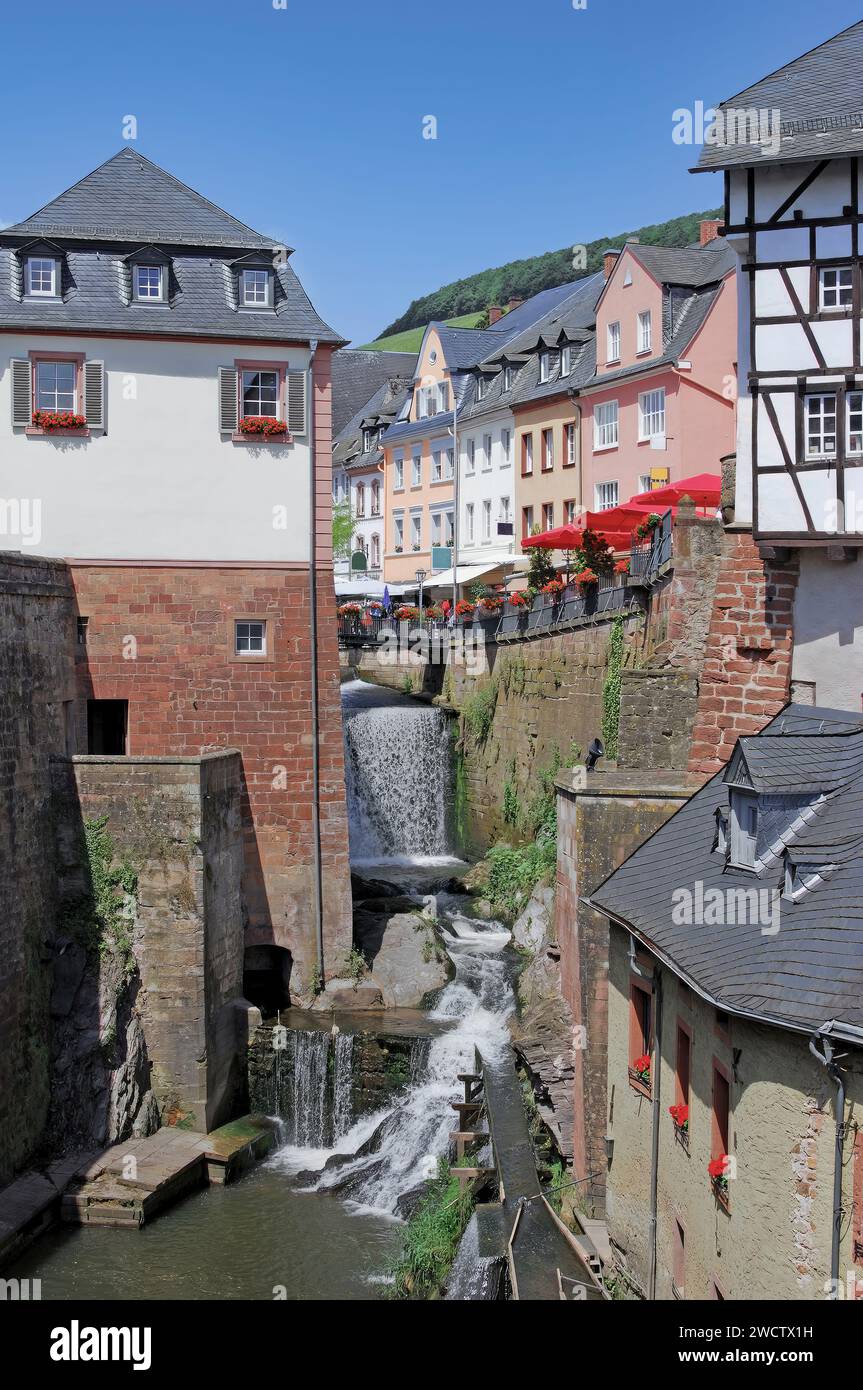 La célèbre cascade à Saarburg, Rhénanie-Palatinat, Allemagne Banque D'Images