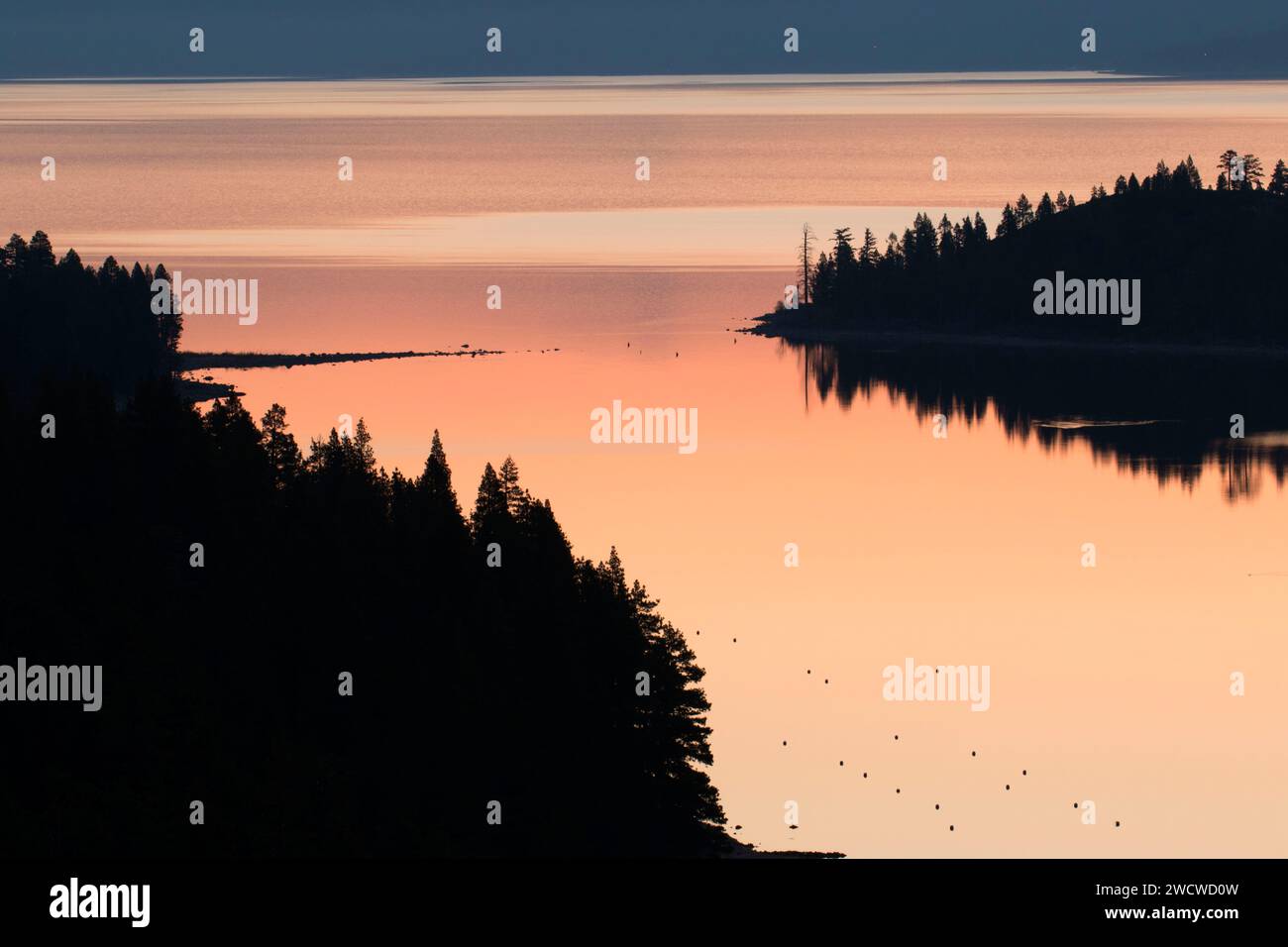 Emerald Bay dawn, Emerald Bay State Park, Californie Banque D'Images